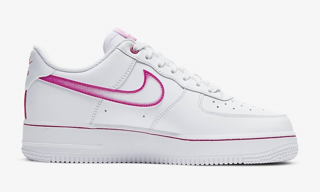 ナイキ ウィメンズ エア フォース 1 07 ロー “ホワイト/ファイヤーベリー” (NIKE WMNS AIR FORCE 1 07 LOW “White/Fireberry”) [DD9683-100]