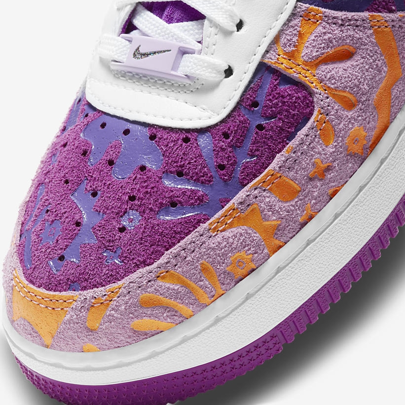 ナイキ ウィメンズ エア フォース 1 07 ロー “レッドプラム” (NIKE WMNAS AIR FORCE 1 07 LOW “The Enduring Spirit Of Mexican Women”) [DD5516-584]