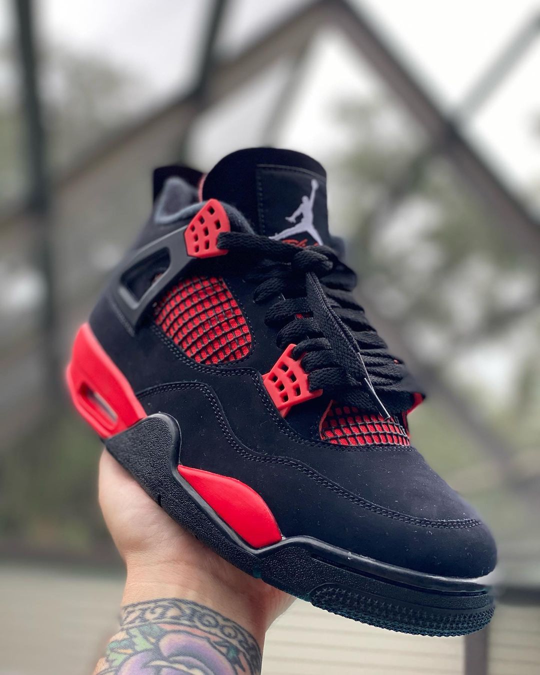 【国内 1/29 発売】ナイキ エア ジョーダン 4 レトロ “ブラック/ホワイト/レッド” (NIKE AIR JORDAN 4 RETRO “Black/White/Red”) [CT8527-016]