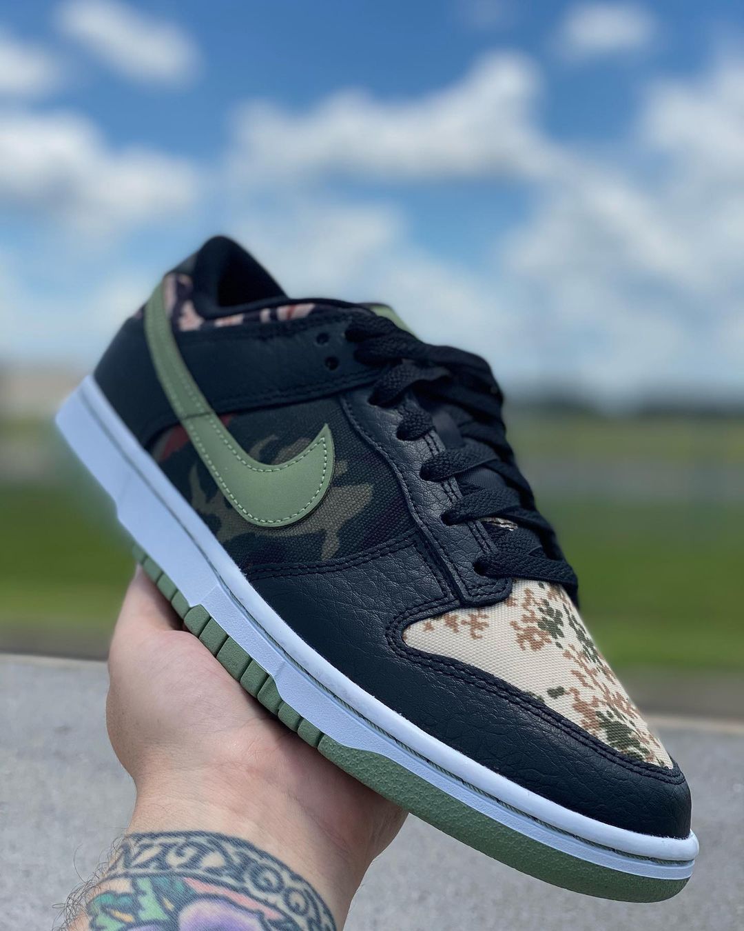 【国内 7/16、7/30 発売予定】ナイキ ダンク ロー SE “マルチカモ/ブラック/オイルグレー” (NIKE DUNK LOW SE “Multi Camo/Black/Oil Green”) [DH0957-001]