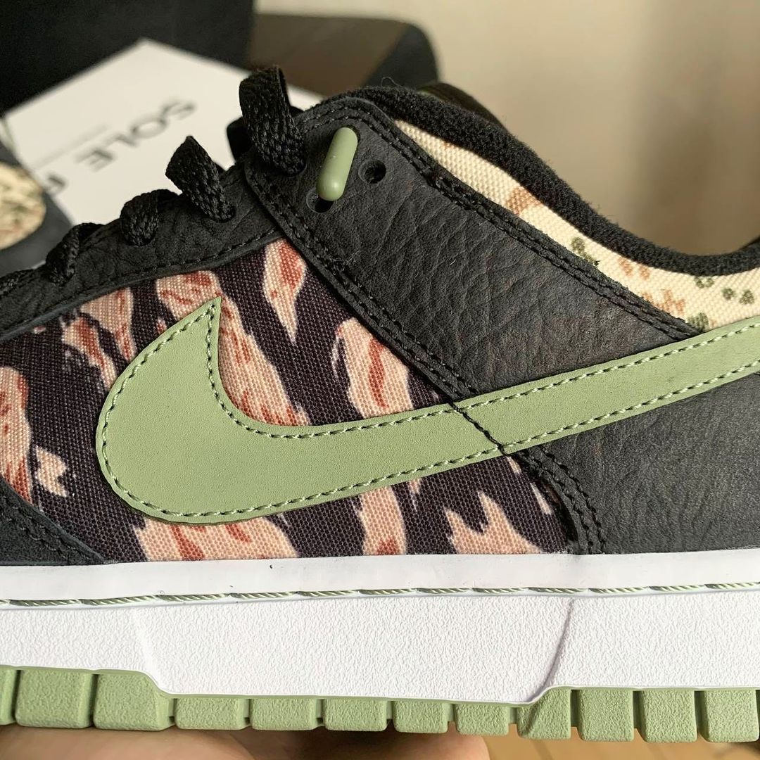 【国内 7/16、7/30 発売予定】ナイキ ダンク ロー SE “マルチカモ/ブラック/オイルグレー” (NIKE DUNK LOW SE “Multi Camo/Black/Oil Green”) [DH0957-001]