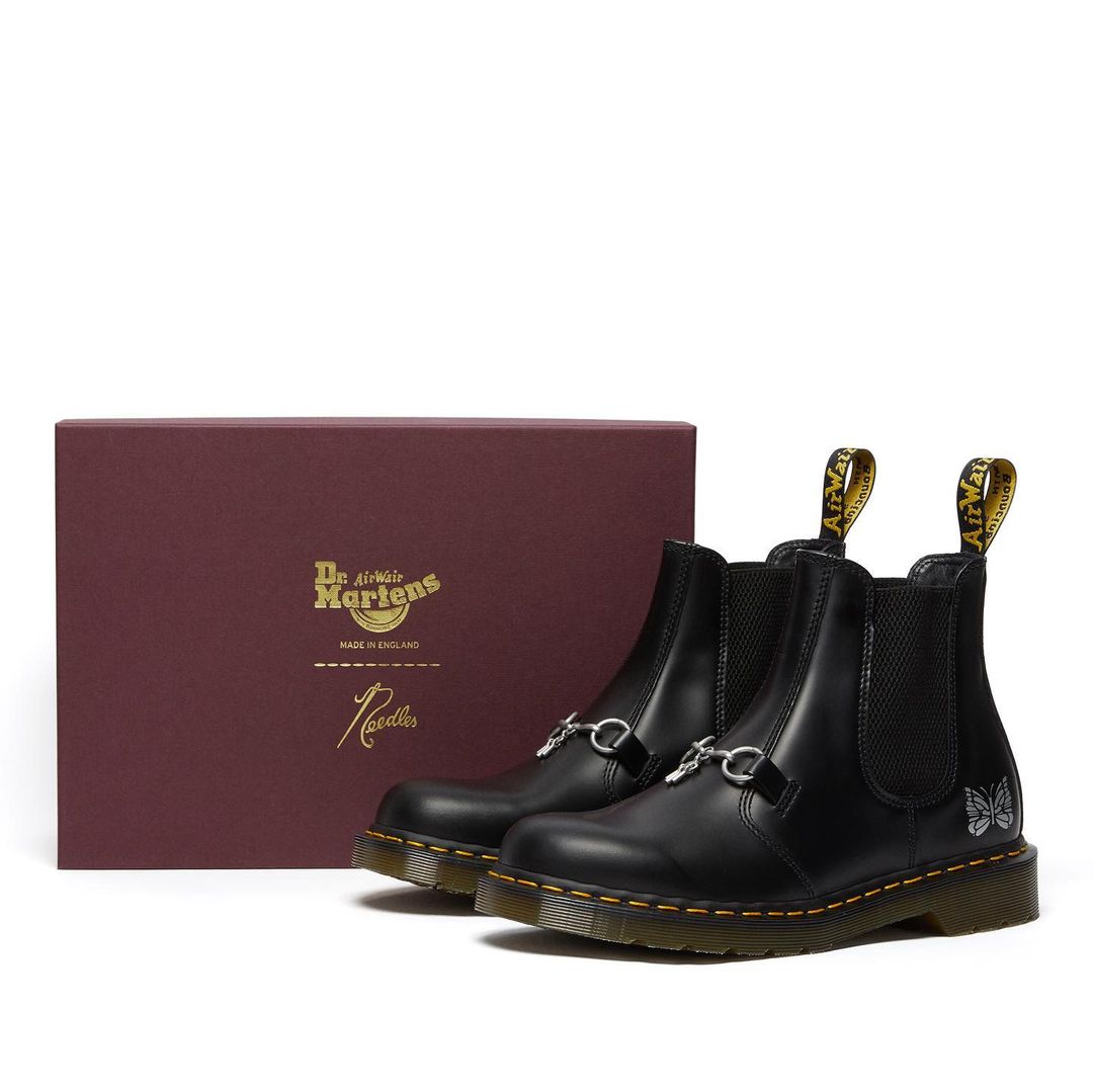 【2/27 発売】Dr. Martens x NEEDLES コラボ 2976 SNAFFLE NDLS チェルシーブーツ (ドクターマーチン ニードルズ)