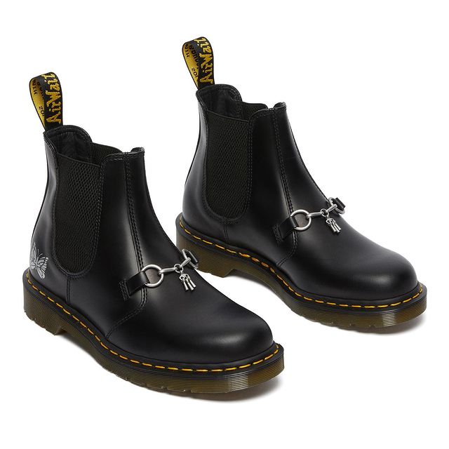 【2/27 発売】Dr. Martens x NEEDLES コラボ 2976 SNAFFLE NDLS チェルシーブーツ (ドクターマーチン ニードルズ)