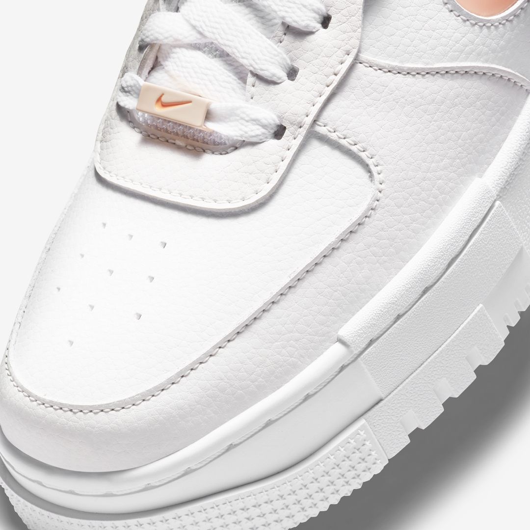 ナイキ ウィメンズ エア フォース 1 ロー ピクセル “ホワイト/オレンジ” (NIKE WMNS AIR FORCE 1 LOW PIXEL “White/Orange”) [DM3036-100]