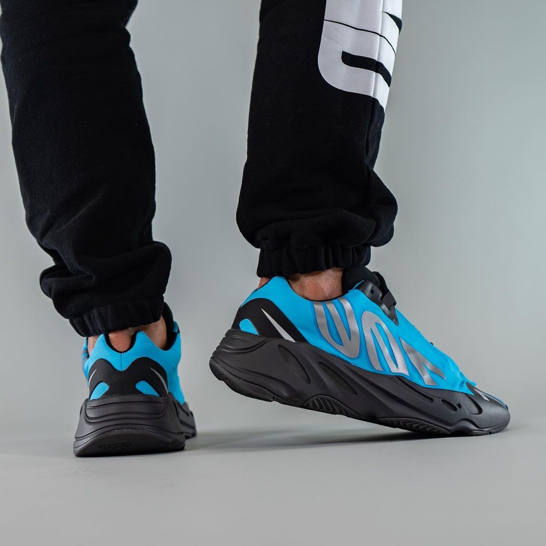 【国内 6/7 発売】アディダス イージー 700 MNVN “ブライトシアン” (adidas YEEZY 700 MNVN “Bright Cyan”) [GZ3079]