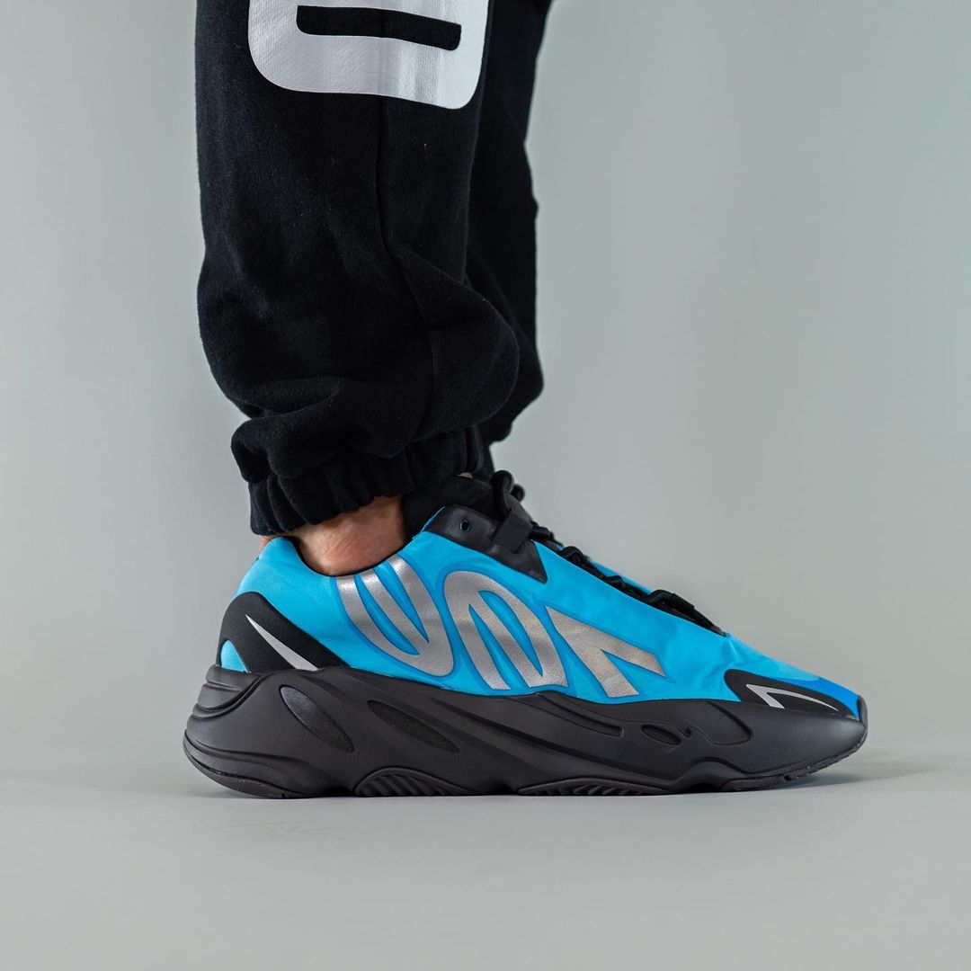 【国内 6/7 発売】アディダス イージー 700 MNVN “ブライトシアン” (adidas YEEZY 700 MNVN “Bright Cyan”) [GZ3079]