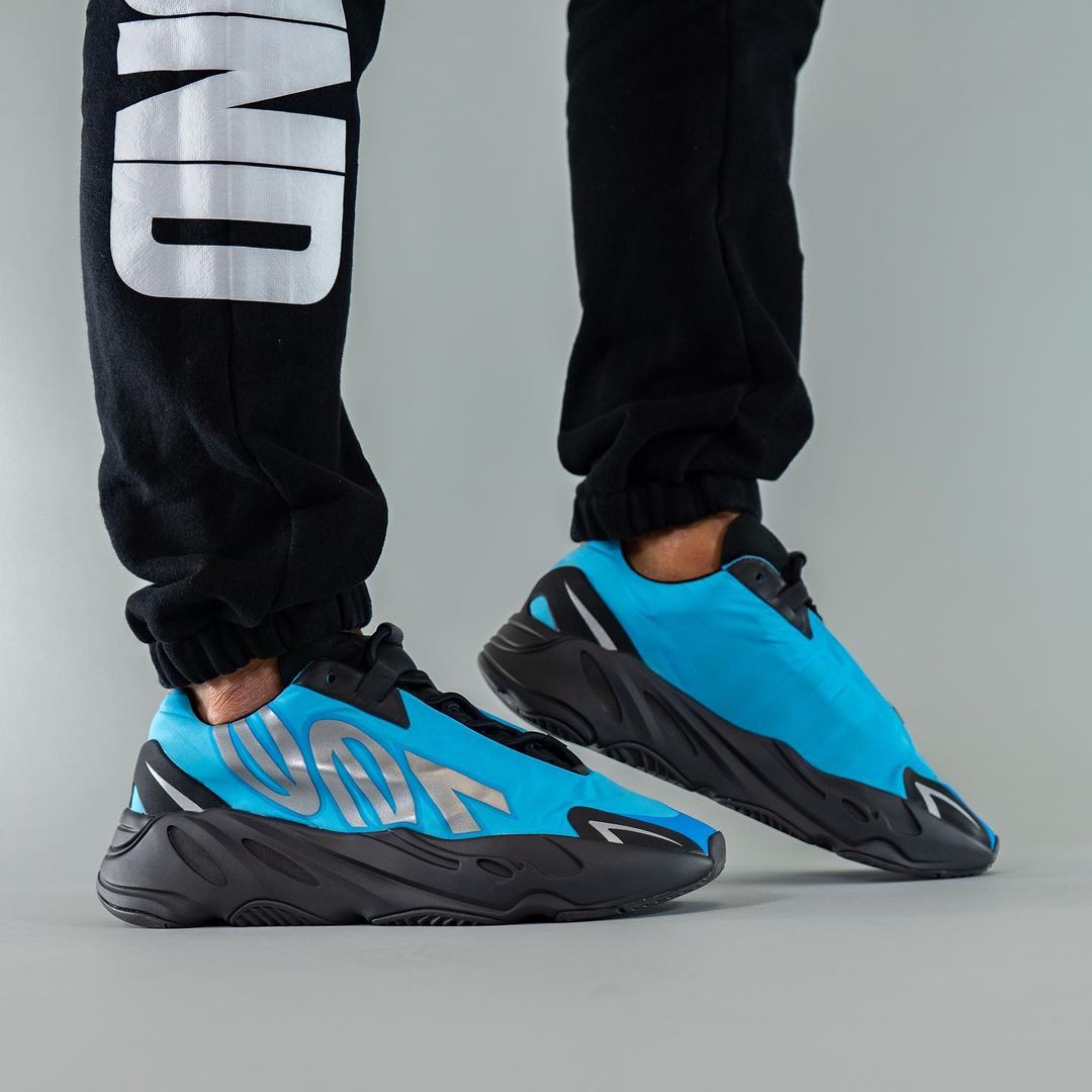 【国内 6/7 発売】アディダス イージー 700 MNVN “ブライトシアン” (adidas YEEZY 700 MNVN “Bright Cyan”) [GZ3079]