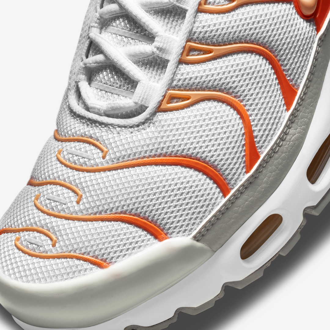 ナイキ エア マックス プラス “ホワイト/グレー/オレンジ” (NIKE AIR MAX PLUS “White/Grey/Orange”) [DM3033-100]