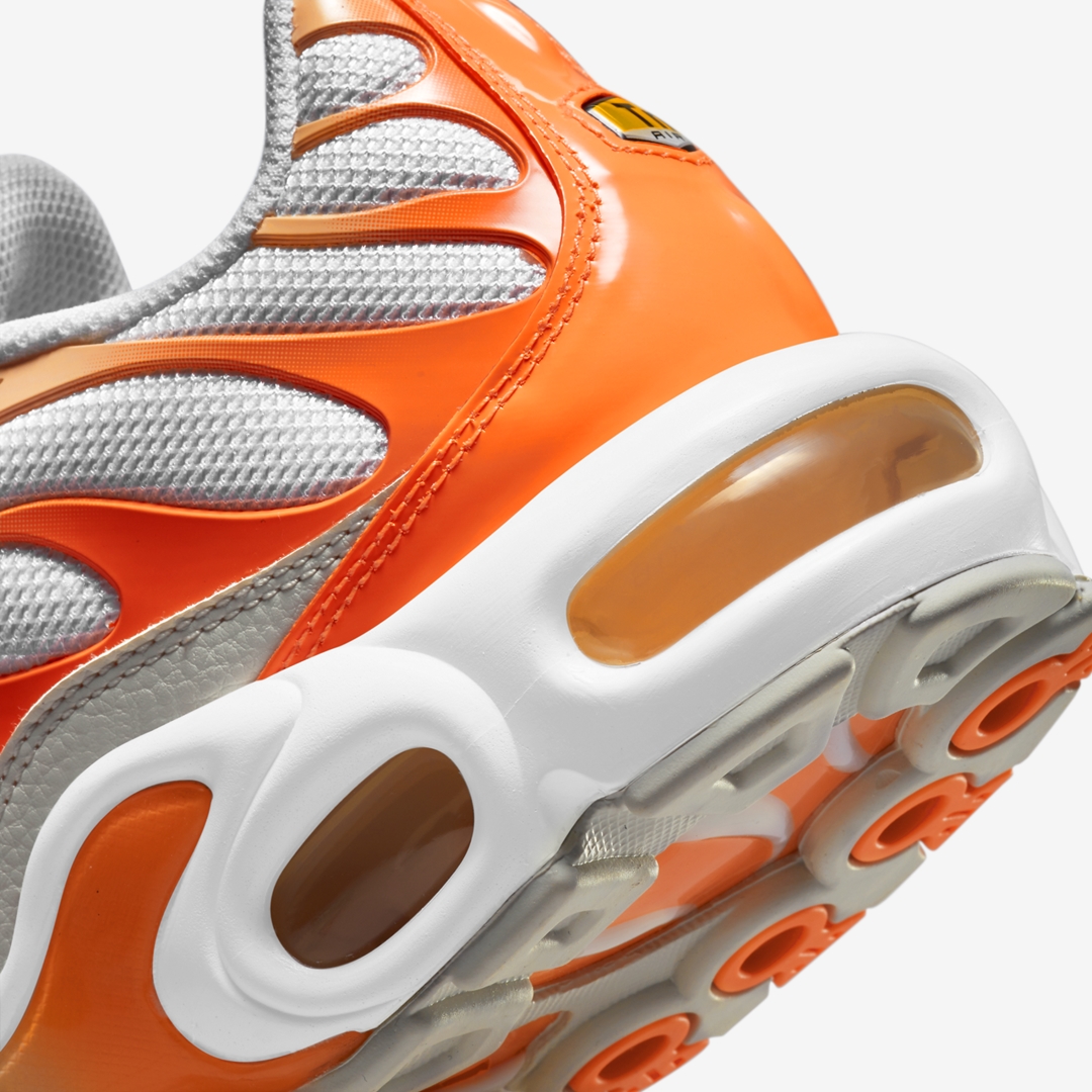 ナイキ エア マックス プラス “ホワイト/グレー/オレンジ” (NIKE AIR MAX PLUS “White/Grey/Orange”) [DM3033-100]