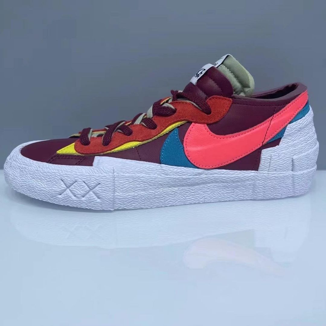 【国内 11/26、11/27、12/9、12/10 発売】sacai x KAWS × NIKE BLAZER LOW (サカイ カウズ ナイキ ブレーザー ロー) [DM7901-400/DM7901-500/DM7901-600]