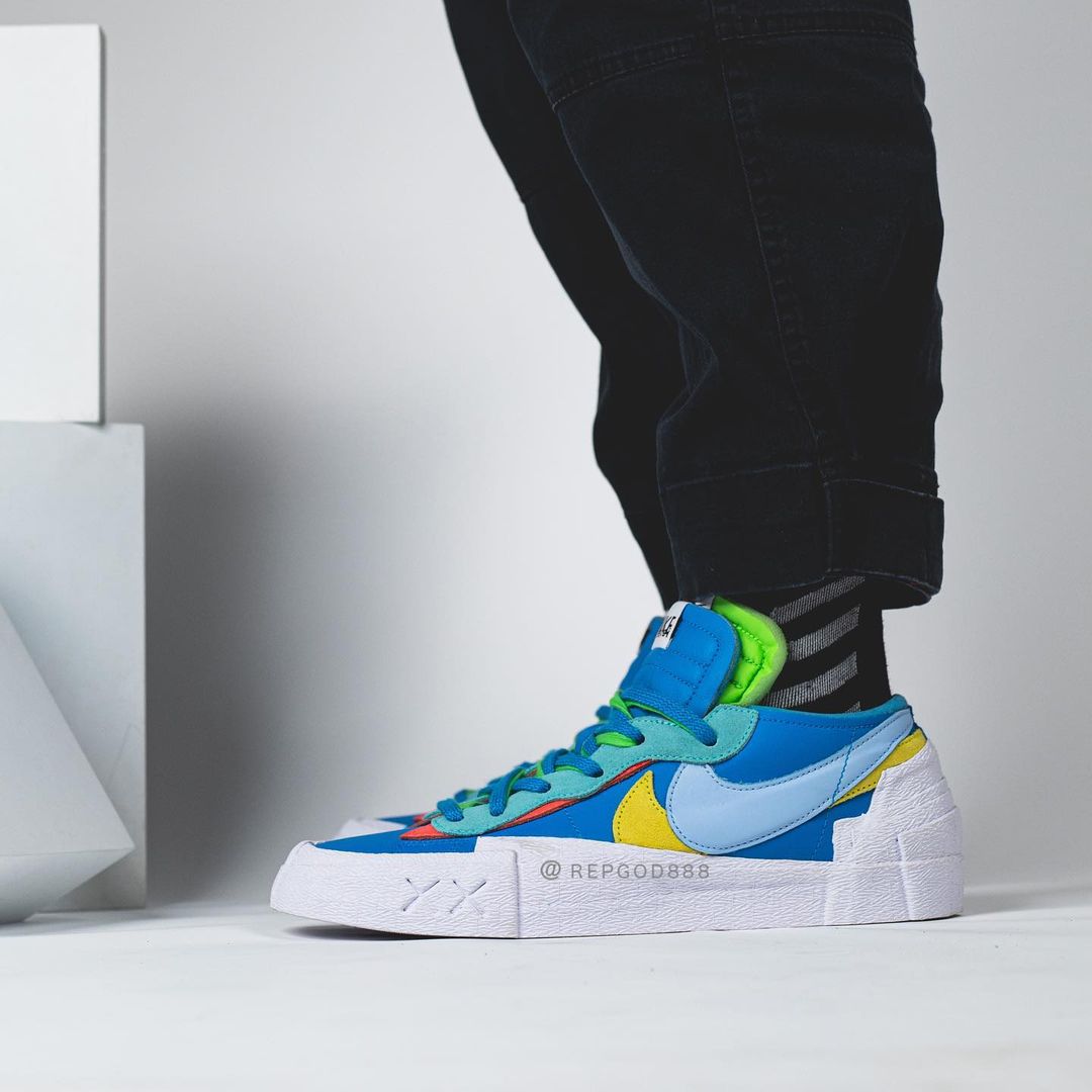 【国内 11/26、11/27、12/9、12/10 発売】sacai x KAWS × NIKE BLAZER LOW (サカイ カウズ ナイキ ブレーザー ロー) [DM7901-400/DM7901-500/DM7901-600]