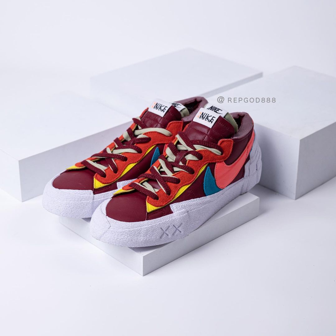 【国内 11/26、11/27、12/9、12/10 発売】sacai x KAWS × NIKE BLAZER LOW (サカイ カウズ ナイキ ブレーザー ロー) [DM7901-400/DM7901-500/DM7901-600]