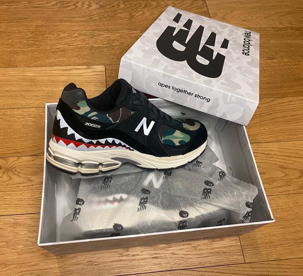 【国内 5/22 発売】A BATHING APE × New Balance ML2002 (ア ベイシング エイプ ニューバランス)