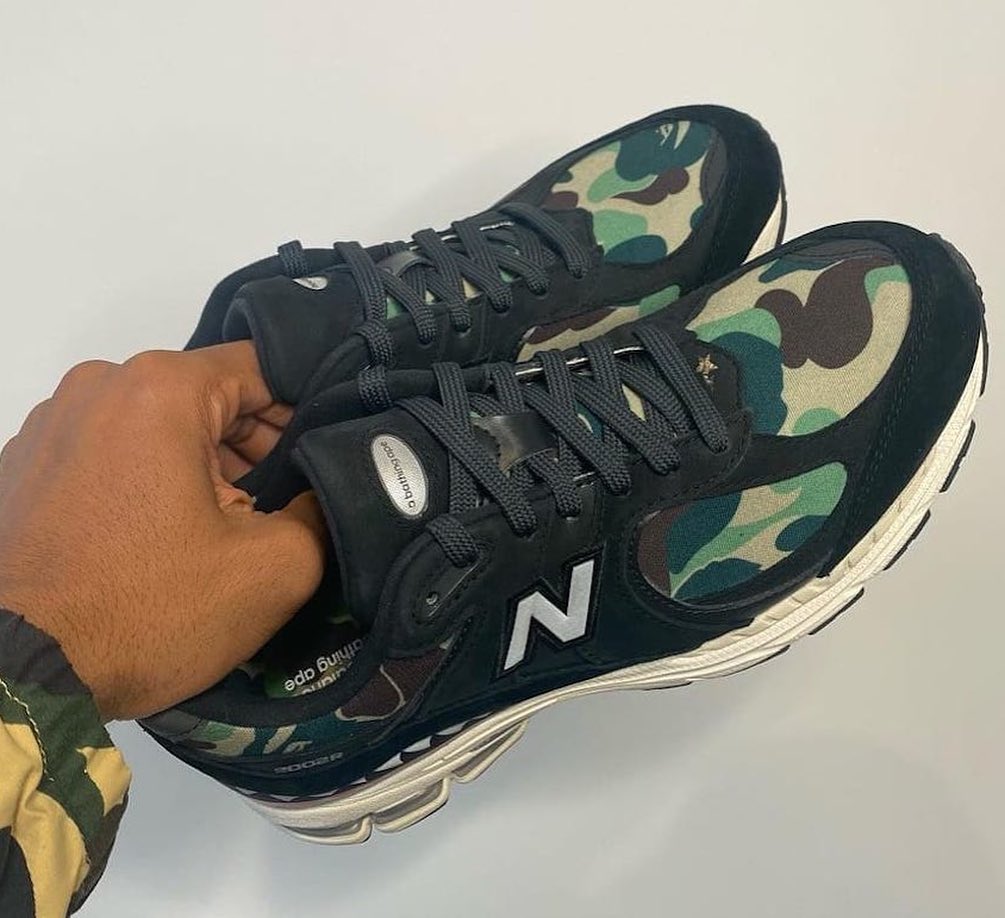 【国内 5/22 発売】A BATHING APE × New Balance ML2002 (ア ベイシング エイプ ニューバランス)