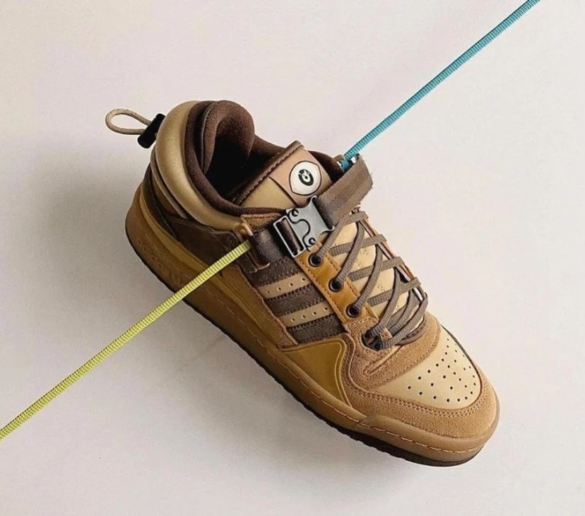 Bad Bunny × adidas Originals FORUM LOW "THE FIRST CAFE/YoVistoAsí" (バッド・バニー アディダス オリジナルス フォーラム ロー "ザ・ファースト・カフェ") [GW0265]