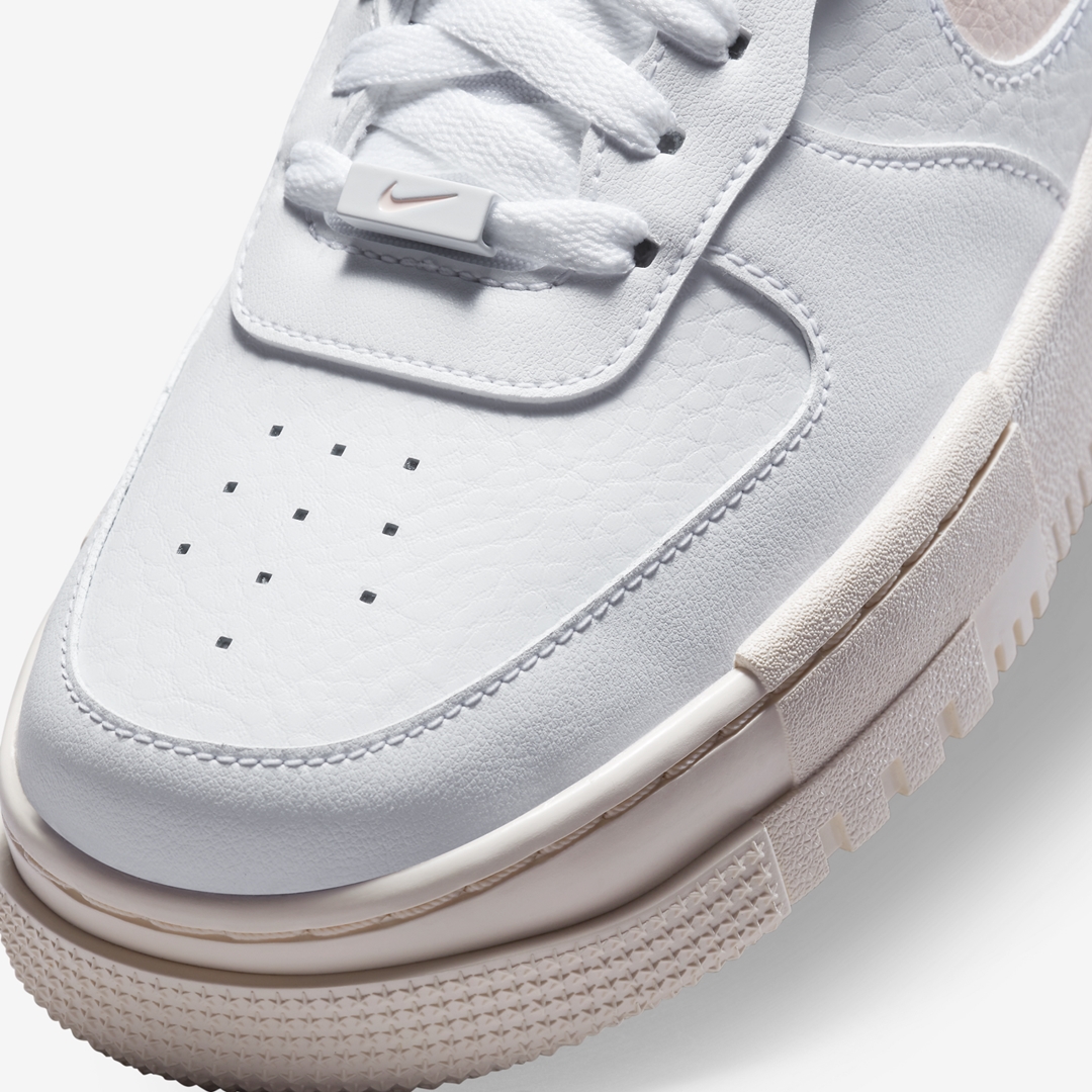 ナイキ ウィメンズ エア フォース 1 ロー ピクセル “ホワイト/アークティックオレンジ” (NIKE WMNS AIR FORCE 1 LOW PIXEL “White/Arctic Orange”) [DM3054-100]