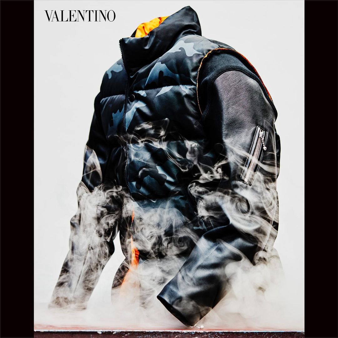 UNDERCOVER 30周年を記念し、VALENTINOがデザインしたレザースリーブダウンジャケットが3/14 発売 (アンダーカバー ヴァレンティノ)