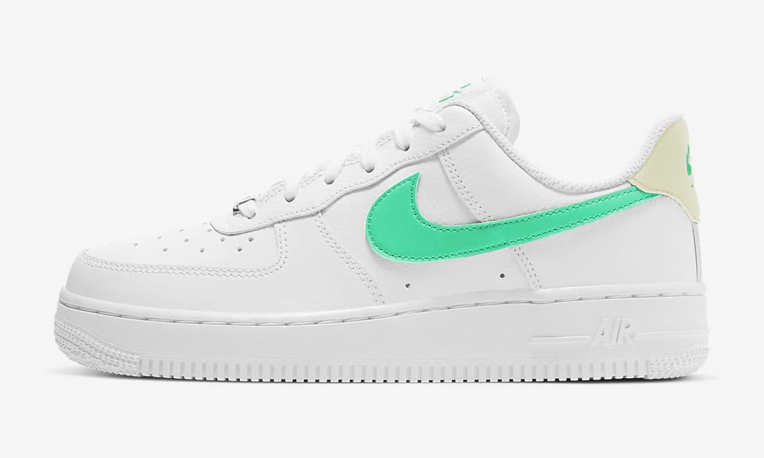 ナイキ ウィメンズ エア フォース 1 07 ロー “ホワイト/グリーングロー” (NIKE WMNS NIKE AIR FORCE 1 07 LOW “White/Green Glow”) [315115-164]