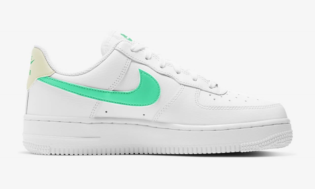 ナイキ ウィメンズ エア フォース 1 07 ロー “ホワイト/グリーングロー” (NIKE WMNS NIKE AIR FORCE 1 07 LOW “White/Green Glow”) [315115-164]