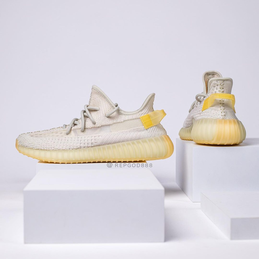 【国内 8/28 発売】アディダス オリジナルス イージー 350 V2 “ライト” (adidas Originals YEEZY 350 V2 “Light”) [GY3438]