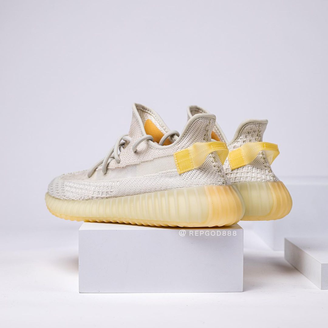 【国内 8/28 発売】アディダス オリジナルス イージー 350 V2 “ライト” (adidas Originals YEEZY 350 V2 “Light”) [GY3438]