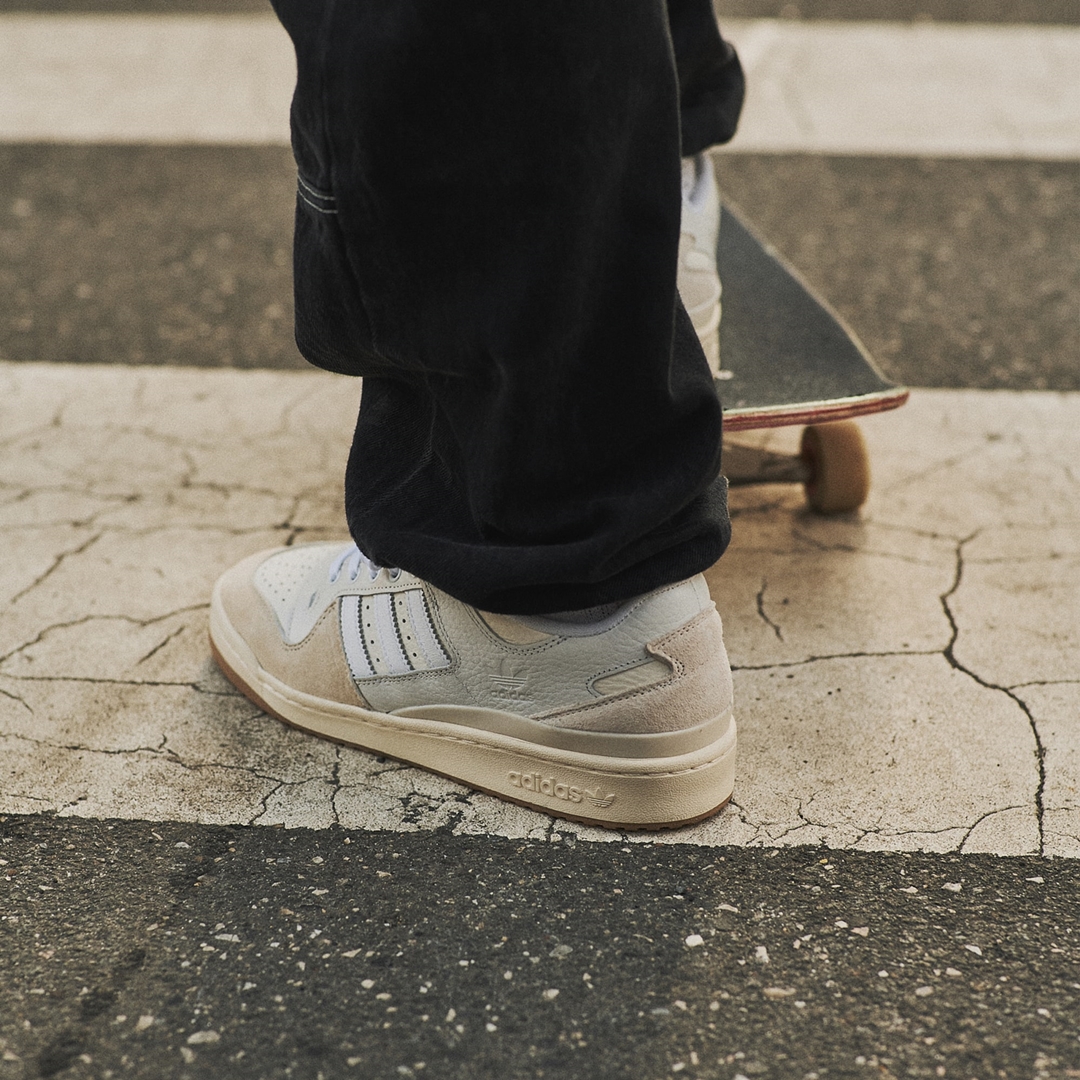 【国内 3/26、4/9 発売】adidas Originals FORUM 84 LOW ADV “White/Black/Gum” (アディダス オリジナルス フォーラム 84 ロー ADV “ホワイト/ブラック/ガム”) [FY7998,FY7999]