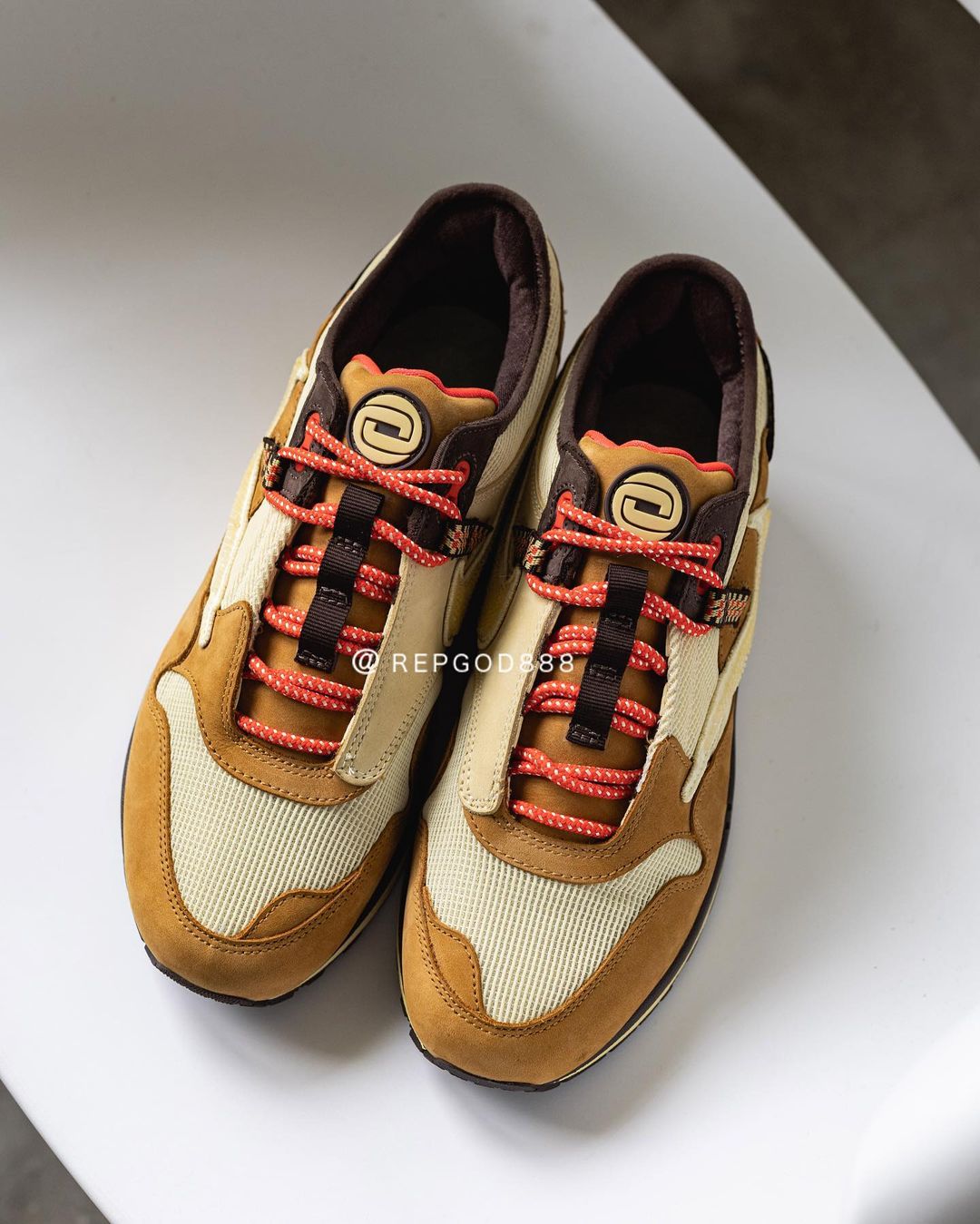 【国内 5/27 発売】トラビス・スコット × ナイキ エア マックス 1 (TRAVIS SCOTT NIKE AIR MAX 1) [DO9392-200/DO9392-700/DO9392-701]