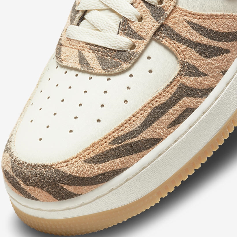 【国内 5/27 発売】ナイキ エア フォース 1 07 ロー プレミアム “ココナッツミルク/アトミックオレンジ” (NIKE AIR FORCE 1 07 LOW PREMIUM “Coconut Milk/Atomic Orange”) [DJ6192-100]