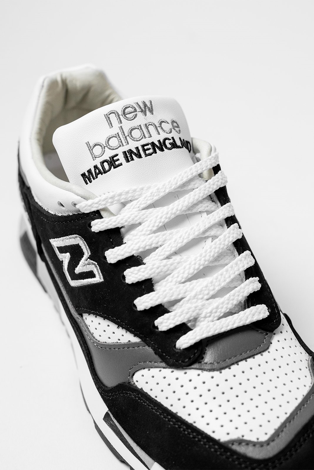 公式ストア限定モデル！New Balance M1500 KGW (ニューバランス)