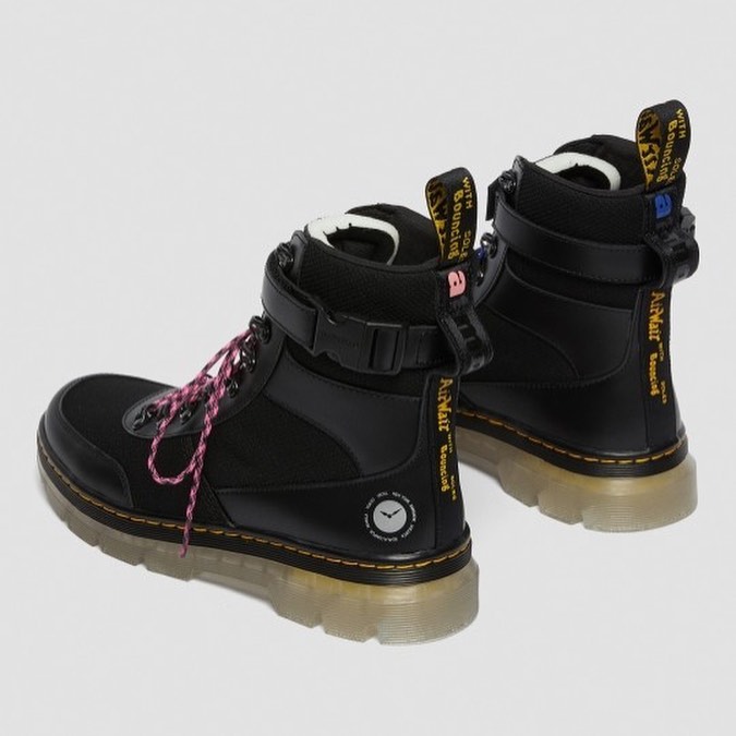 Dr. Martens x atmos/atmos PINK コラボ が4/17 発売 (ドクターマーチン アトモス)