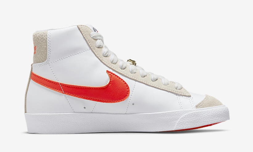 ナイキ ブレーザー ミッド 77 ビンテージ SE “ホワイト/オレンジ” (NIKE BLAZER MID 77 VINTAGE SE “White/Orange”) [DH6757-100]