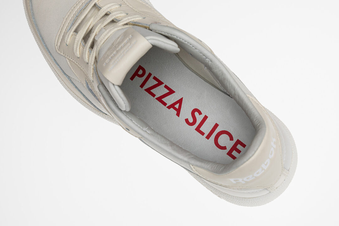 東京発のピザショップ「PIZZA SLICE」×「REEBOK CLUB C」が4/16 発売 (ピザ スライス リーボック クラブ C) [FZ0270]