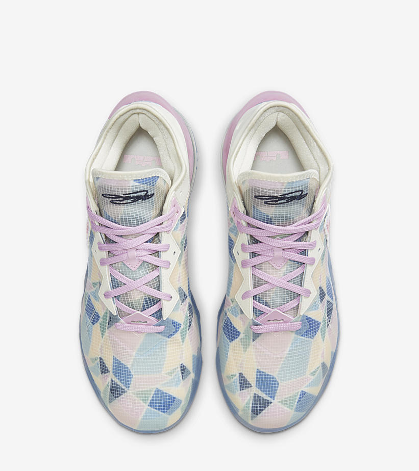 【4/23 発売】アトモス × ナイキ レブロン 18 ロー “サクラ” (atmos NIKE LEBRON XVIII LOW “Sakura”) [CV7562-101]