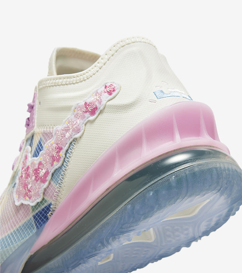 【4/23 発売】アトモス × ナイキ レブロン 18 ロー “サクラ” (atmos NIKE LEBRON XVIII LOW “Sakura”) [CV7562-101]