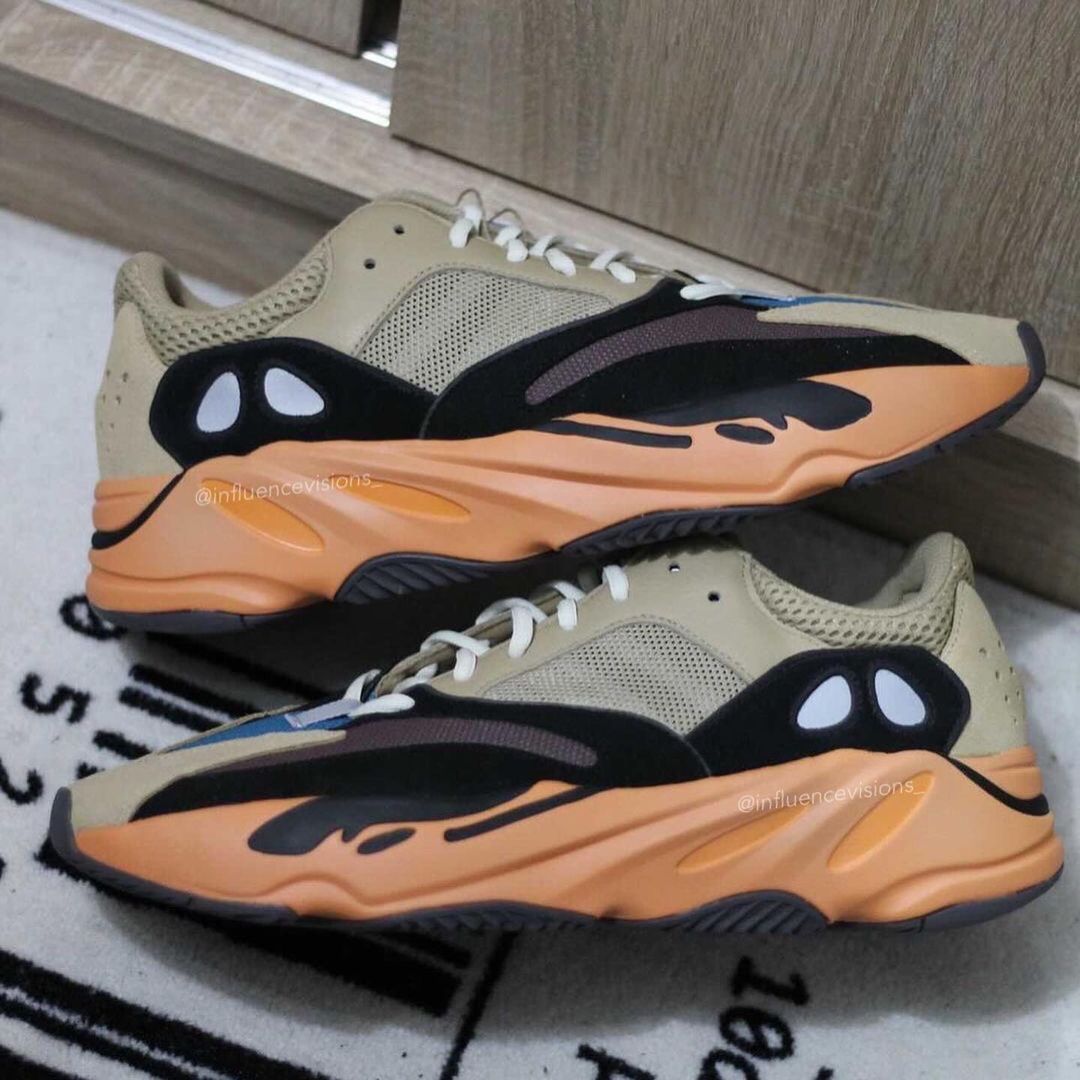 【国内 6/11 発売】アディダス オリジナルス イージー 700 V2 “Enflame Amber” (adidas Originals YEEZY 700 V2 “Enflame Amber”) [GW0297]