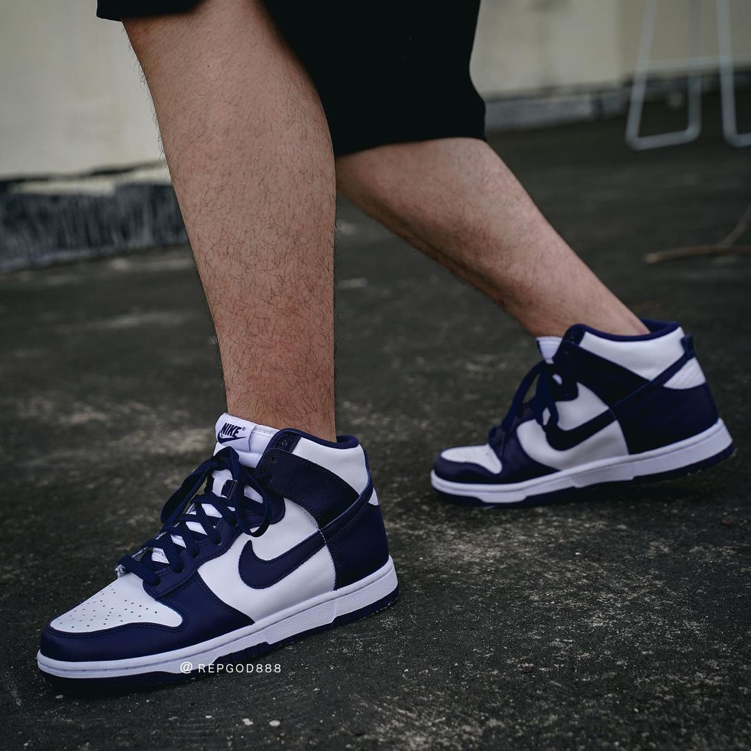 【国内8/26 発売】ナイキ ダンク ハイ “チャンピオンシップネイビー” (NIKE DUNK HIGH “Championship Navy”) [DD1399-104]