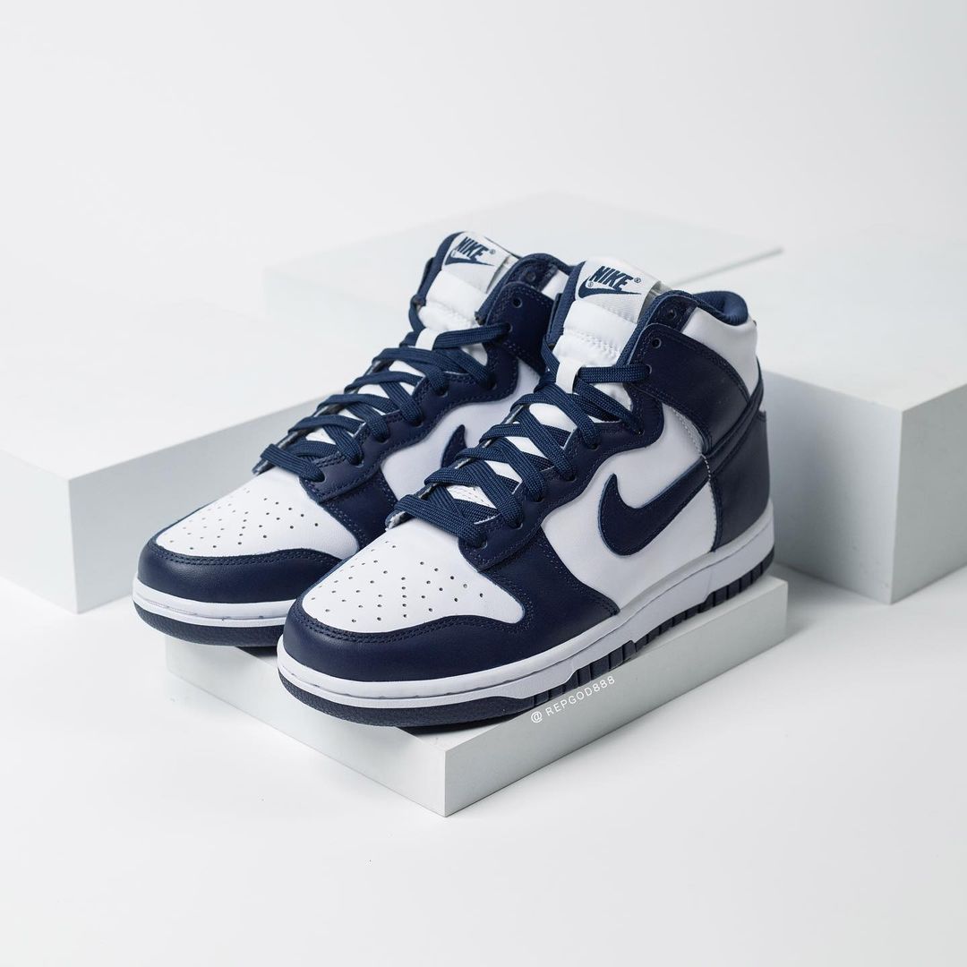 【国内8/26 発売】ナイキ ダンク ハイ “チャンピオンシップネイビー” (NIKE DUNK HIGH “Championship Navy”) [DD1399-104]