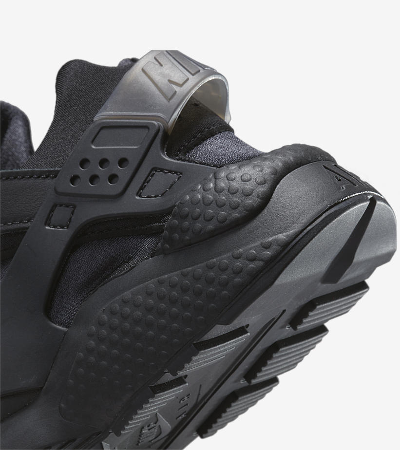 ナイキ エア ハラチ “トリプルブラック” (NIKE AIR HUARACHE “Triple Black”) [DH4439-001]