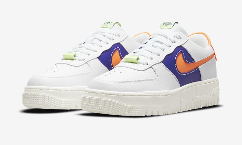 ナイキ ウィメンズ エア フォース 1 ロー ピクセル “ホワイト/ブルー/レーザーオレンジ” (NIKE WMNS AIR FORCE 1 LOW PIXEL “White/Blue/Laser Orange”) [DM8340-100]