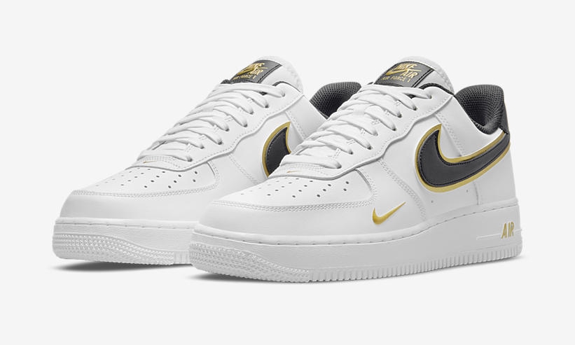 ナイキ エア フォース 1 ロー “ダブルスウッシュ/ブラック/ホワイト/メタリックゴールド” (NIKE AIR FORCE 1 LOW “Double Swoosh/Black/White/Metallic Gold”) [DA8481-001,100]