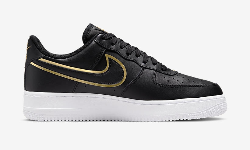 ナイキ エア フォース 1 ロー “ダブルスウッシュ/ブラック/ホワイト/メタリックゴールド” (NIKE AIR FORCE 1 LOW “Double Swoosh/Black/White/Metallic Gold”) [DA8481-001,100]