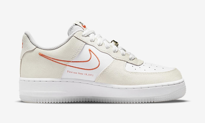 【国内 7/8 発売】ナイキ エア フォース 1 07 ロー “ファースト ユーズ/ホワイト/オレンジ” (NIKE AIR FORCE 1 07 LOW “First Use/White/Orange”) [DA8302-101]