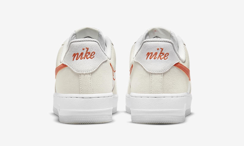 【国内 7/8 発売】ナイキ エア フォース 1 07 ロー “ファースト ユーズ/ホワイト/オレンジ” (NIKE AIR FORCE 1 07 LOW “First Use/White/Orange”) [DA8302-101]