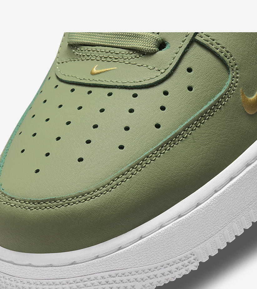 ナイキ エア フォース 1 ロー “ダブルスウッシュ/グリーン/メタリックゴールド” (NIKE AIR FORCE 1 LOW “Double Swoosh/Green/Metallic Gold”) [DA8481-300]