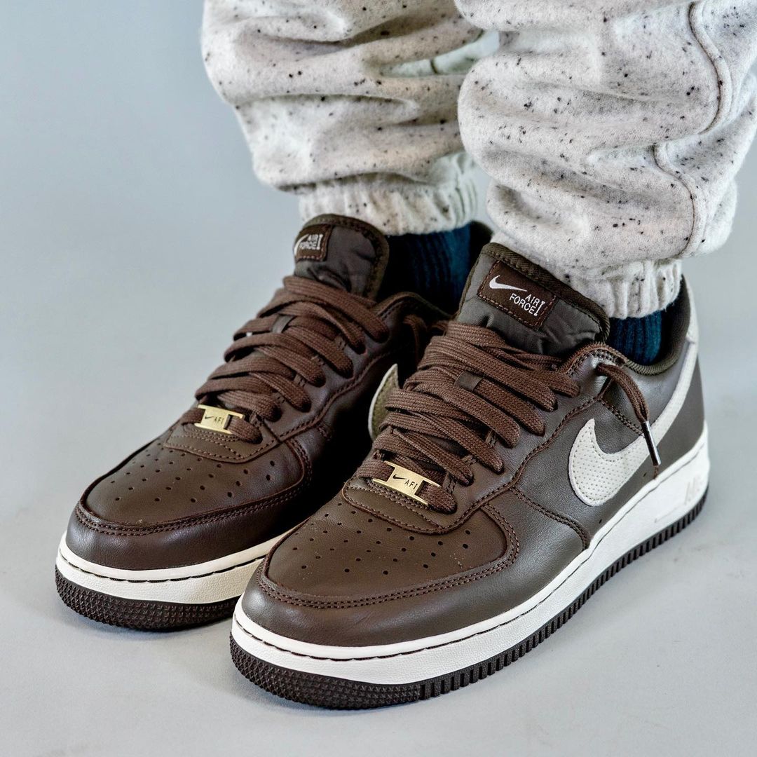 【近日発売】ナイキ エア フォース 1 07 ロー クラフト “ダークチョコレート/ライトボーン” (NIKE AIR FORCE 1 07 LOW CRAFT “Dark Chocolate/Light Bone”) [DB4455-200]