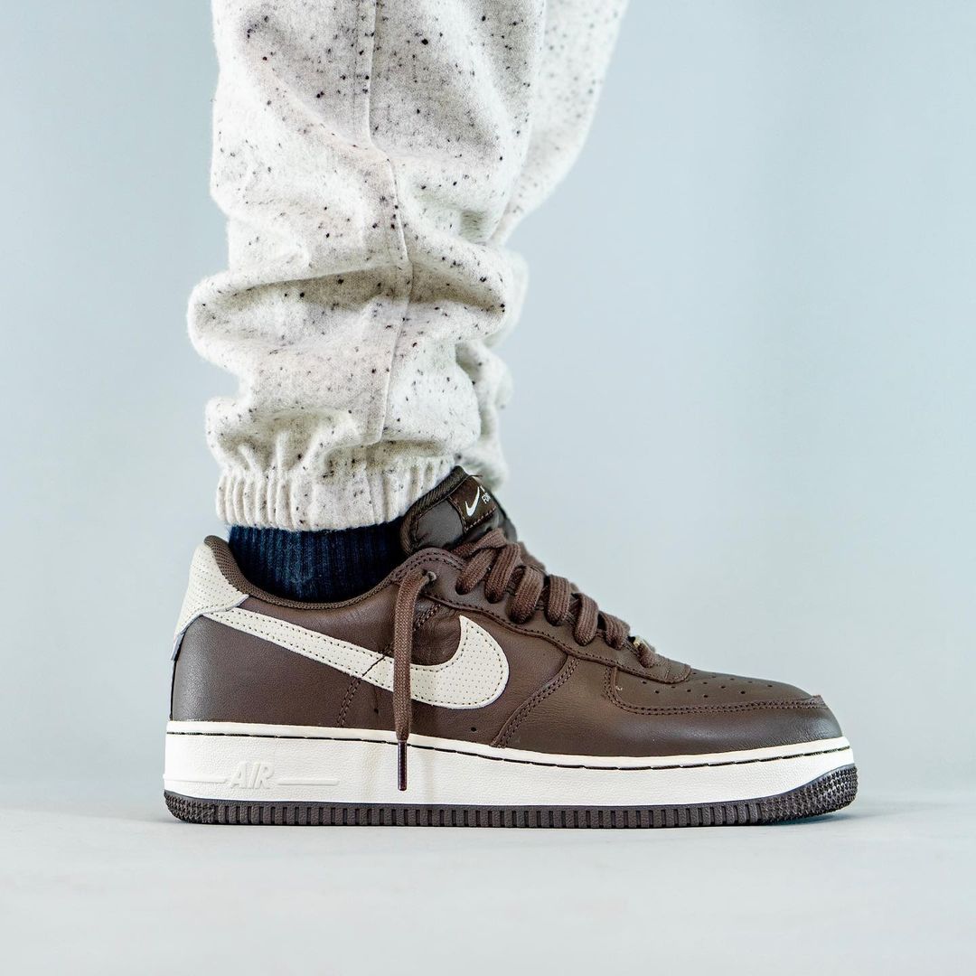 【近日発売】ナイキ エア フォース 1 07 ロー クラフト “ダークチョコレート/ライトボーン” (NIKE AIR FORCE 1 07 LOW CRAFT “Dark Chocolate/Light Bone”) [DB4455-200]