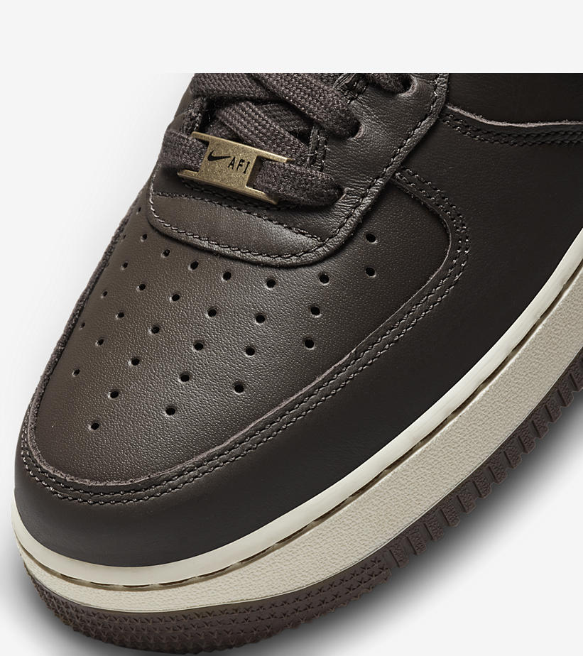 【近日発売】ナイキ エア フォース 1 07 ロー クラフト “ダークチョコレート/ライトボーン” (NIKE AIR FORCE 1 07 LOW CRAFT “Dark Chocolate/Light Bone”) [DB4455-200]