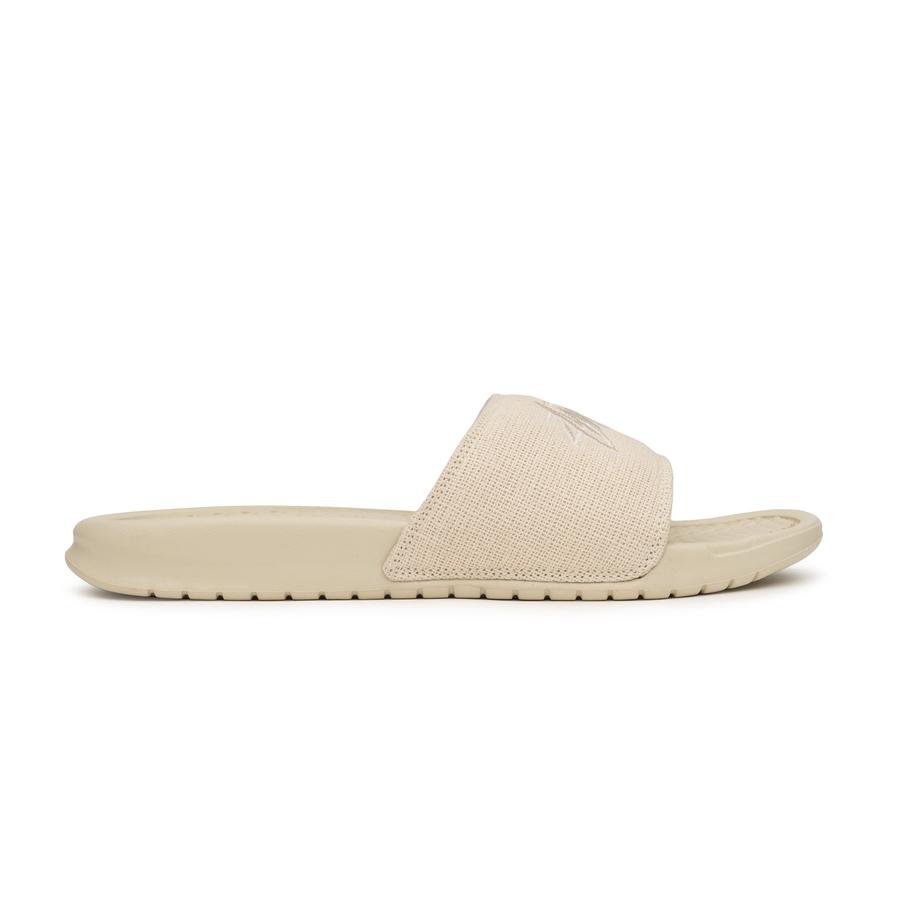 ステューシー × ナイキ ベナッシ “ストーン” (STUSSY NIKE BENASSI SLIDE “Stone”)