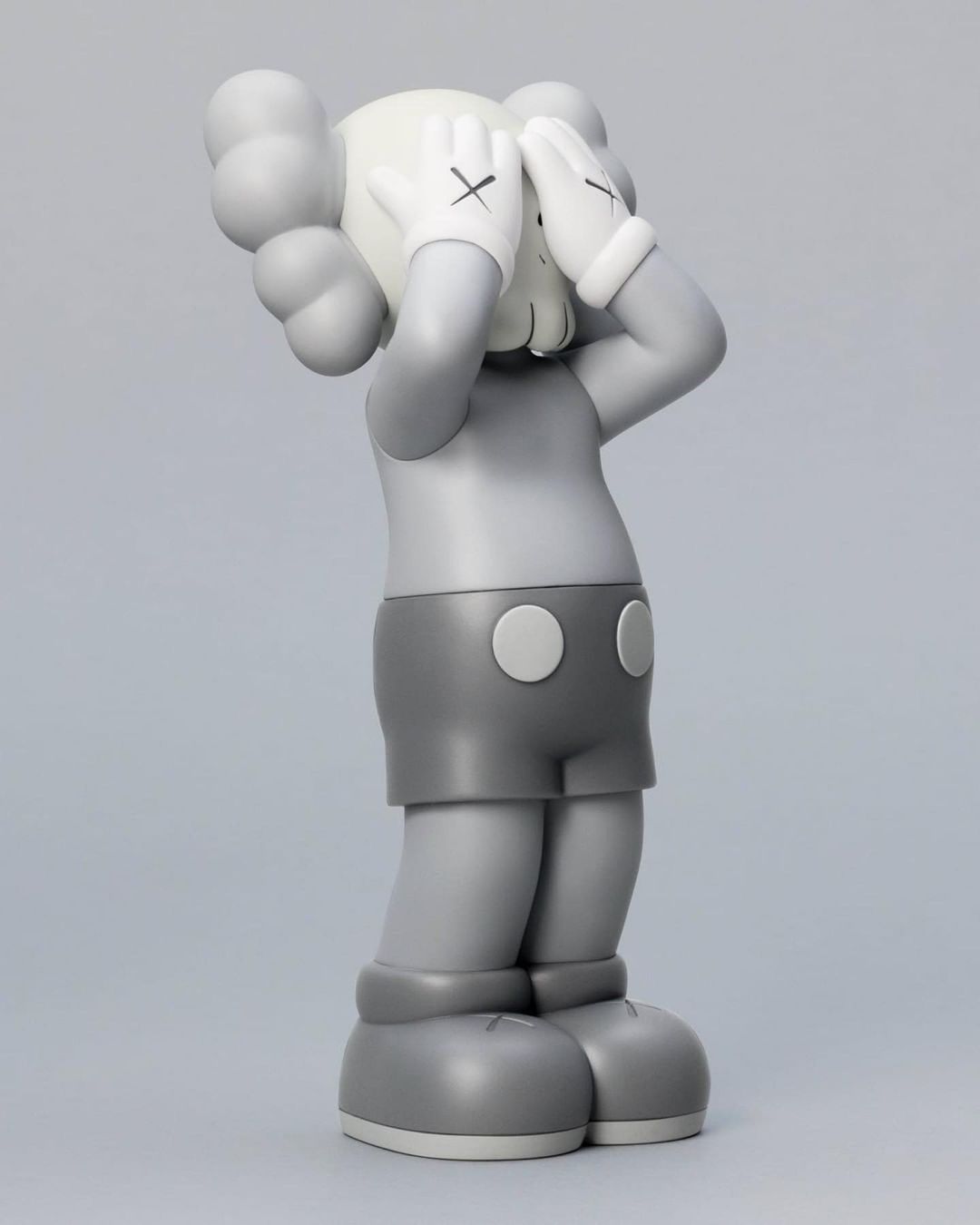 “KAWS:HOLIDAY UNITED KINGDOM” 3アイテムが海外5/17 (5/18 11:00) 発売 (カウズ ホリデー)