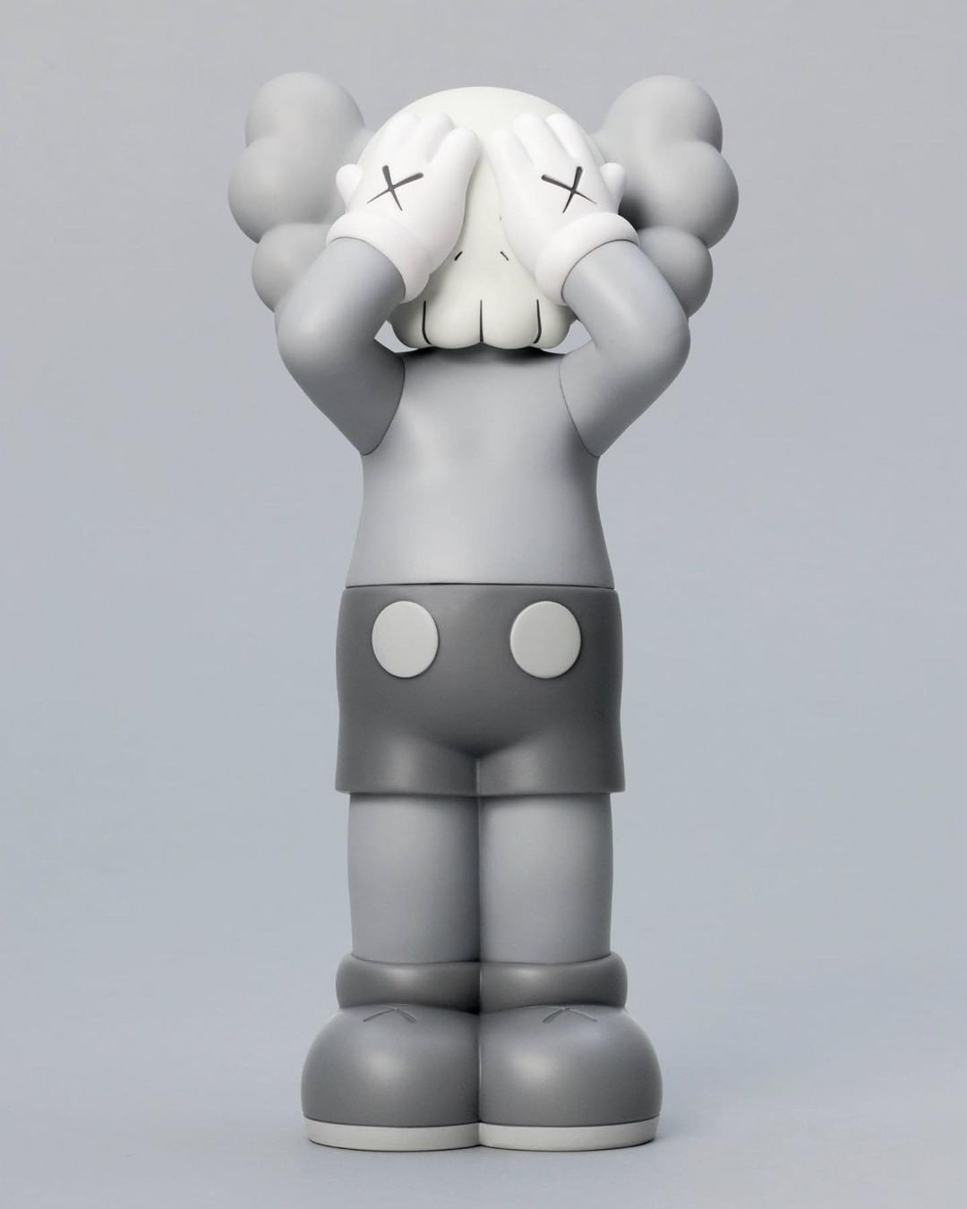 “KAWS:HOLIDAY UNITED KINGDOM” 3アイテムが海外5/17 (5/18 11:00) 発売 (カウズ ホリデー)